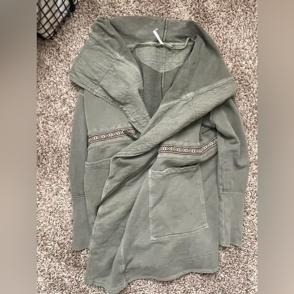 Free People army green knee length shacket‎  medium - Picture 2 of 8